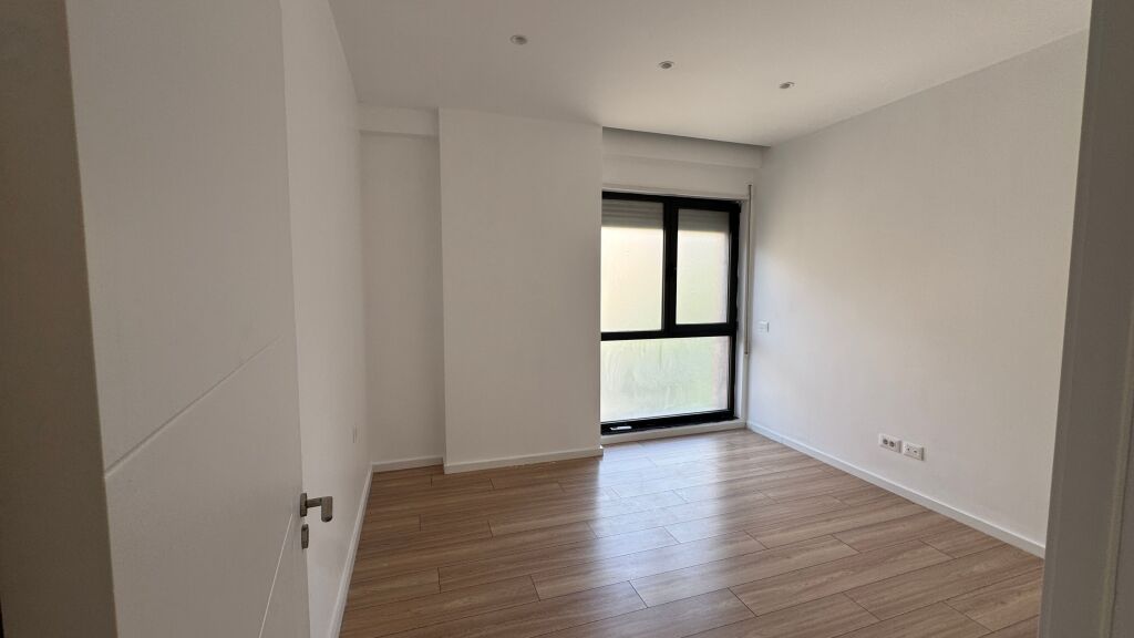 Office space for rent at Myslym Shyri !