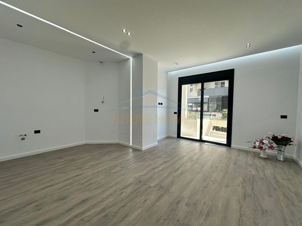 Appartamento 2+1+2 Bagni + Verande, Via ''Murrat Terbaci'', Vlora.