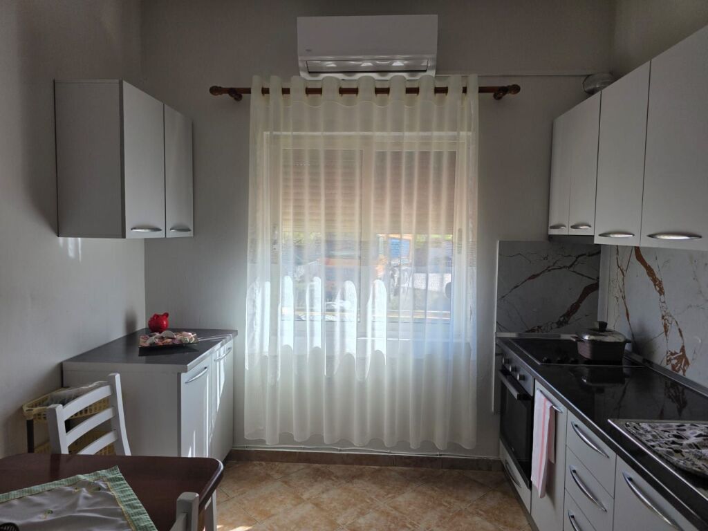 Apartament 1+1 me qira – pranë Spitalit Amerikan 3 !