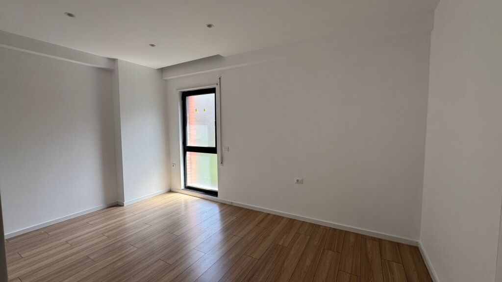 Office space for rent at Myslym Shyri !