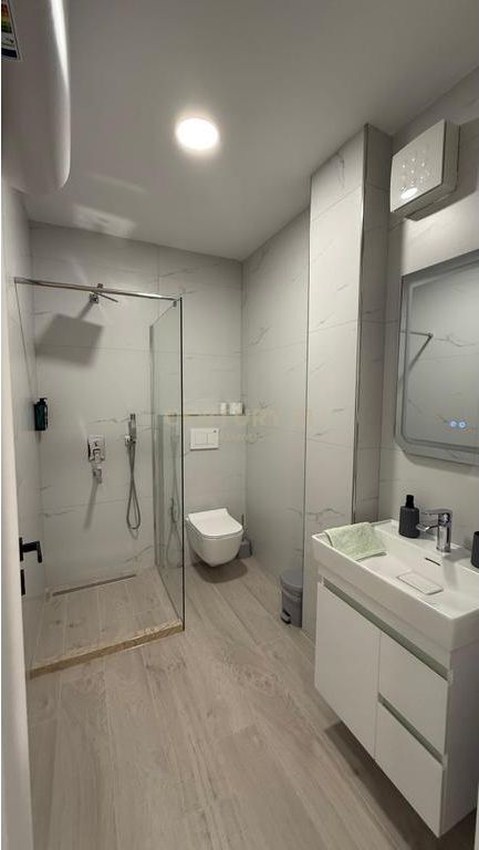 Apartament 1+1 Me Qira në Plazh Iliria, Durrës ! 50 m Larg Detit