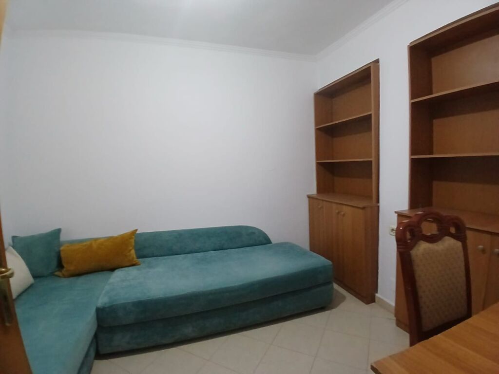 Appartamento 2+1+1 con Balcone in Affitto