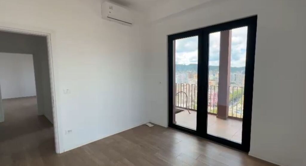 🏢 Office for Rent in Garden Building – Kavaja Street, Tirana