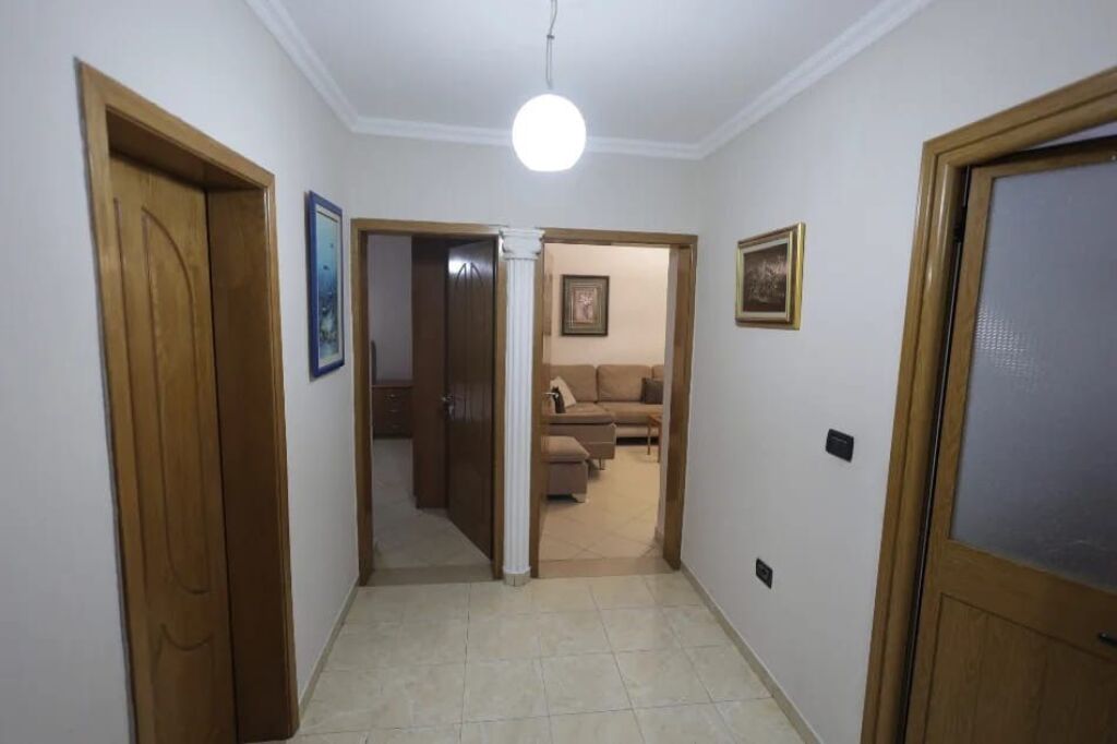 Jepet Me Qera Apartament 2+1+1 Ballkon