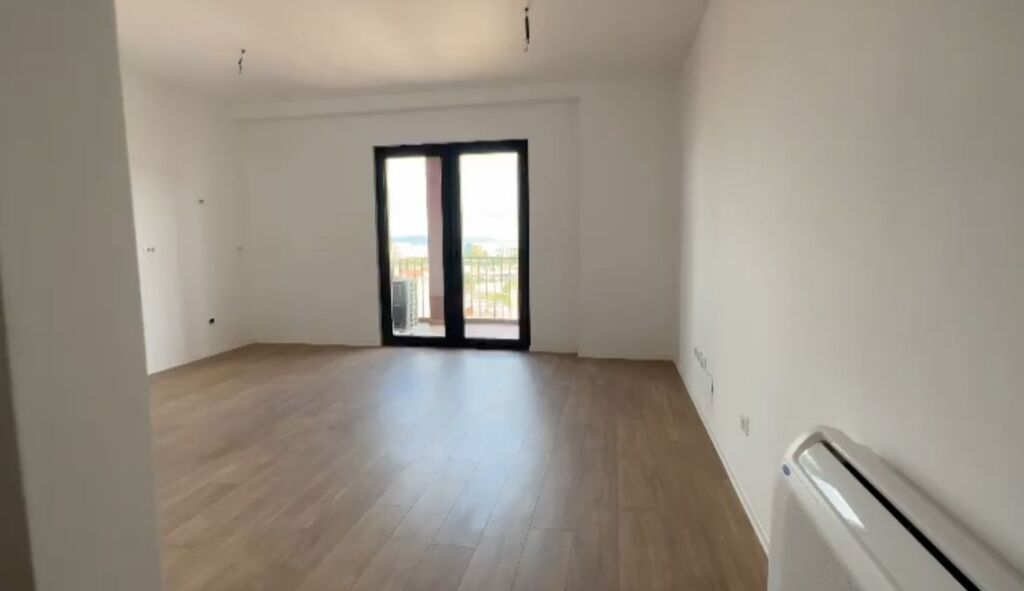 🏢 Office for Rent in Garden Building – Kavaja Street, Tirana