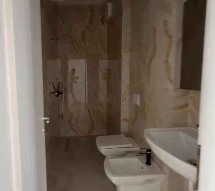 🏢 Office for Rent in Garden Building – Kavaja Street, Tirana