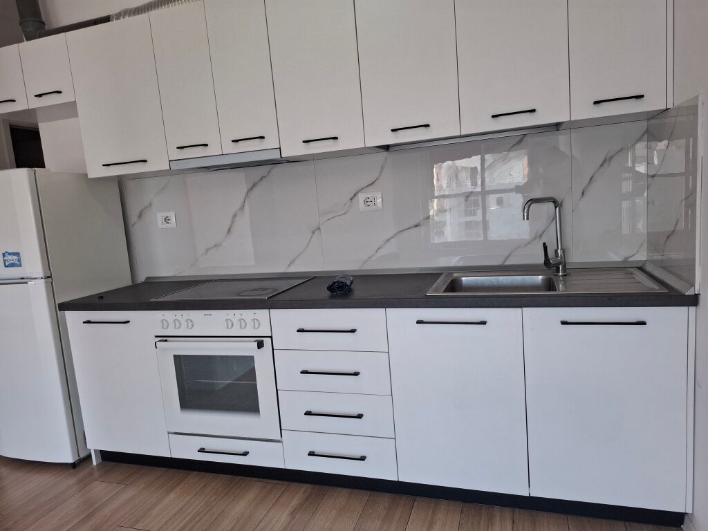 Apartakent 2+1+ballkon - 320Eur/muaj 📍Ali Dem, kompleksi Mangalem