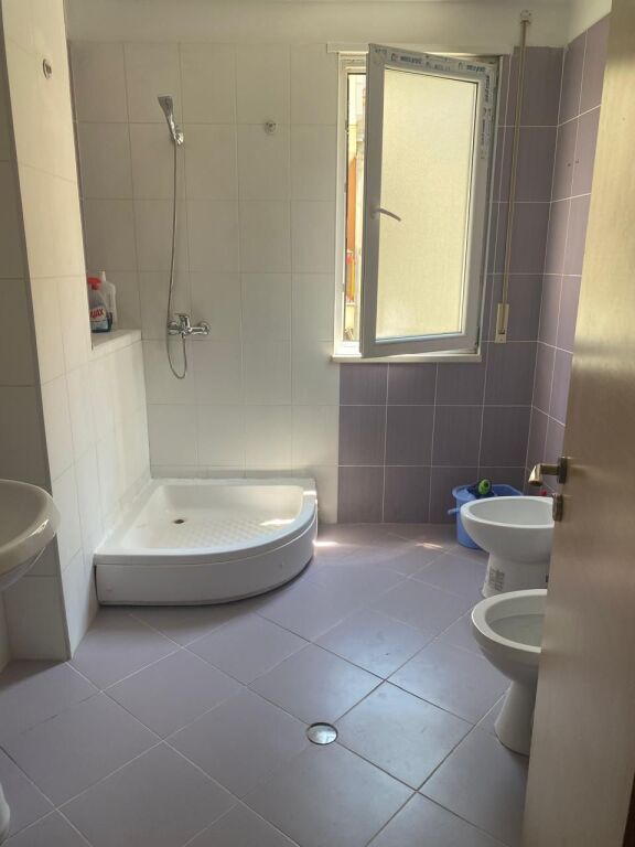 Apartament me qera 2+1 - 📍 Kodra Diellit, rruga Bill Klinton 550 mije leke