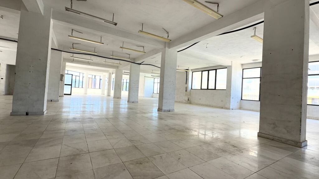 🏢 GODINË MULTIFUNKSIONALE PËR QIRA QENDER ELBASAN