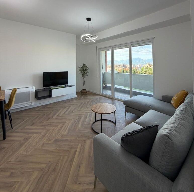 🏡 Affittasi Appartamento 1+1 + Posto Auto presso Golden Park