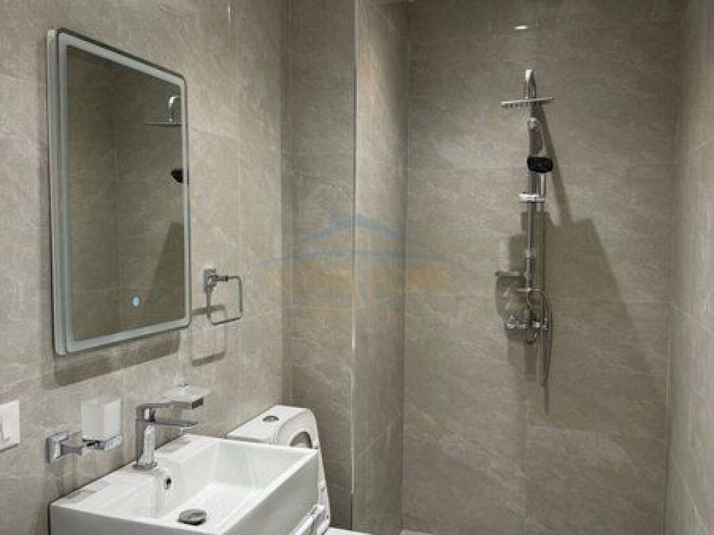 Shitet, Apartament 1+1, Myslym Shyri, Tiranë.