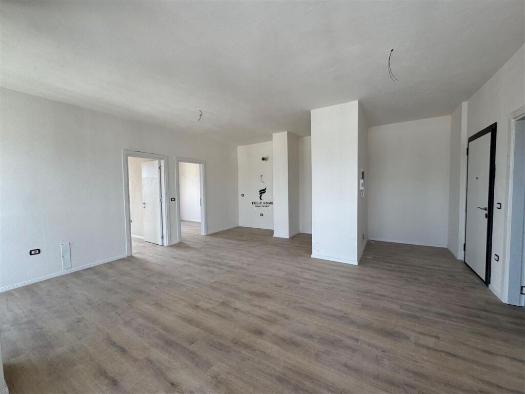 IN VENDITA APPARTAMENTO 2+1 EX CAMPO DI AVIAZIONE 180.000 EURO FH-76905
