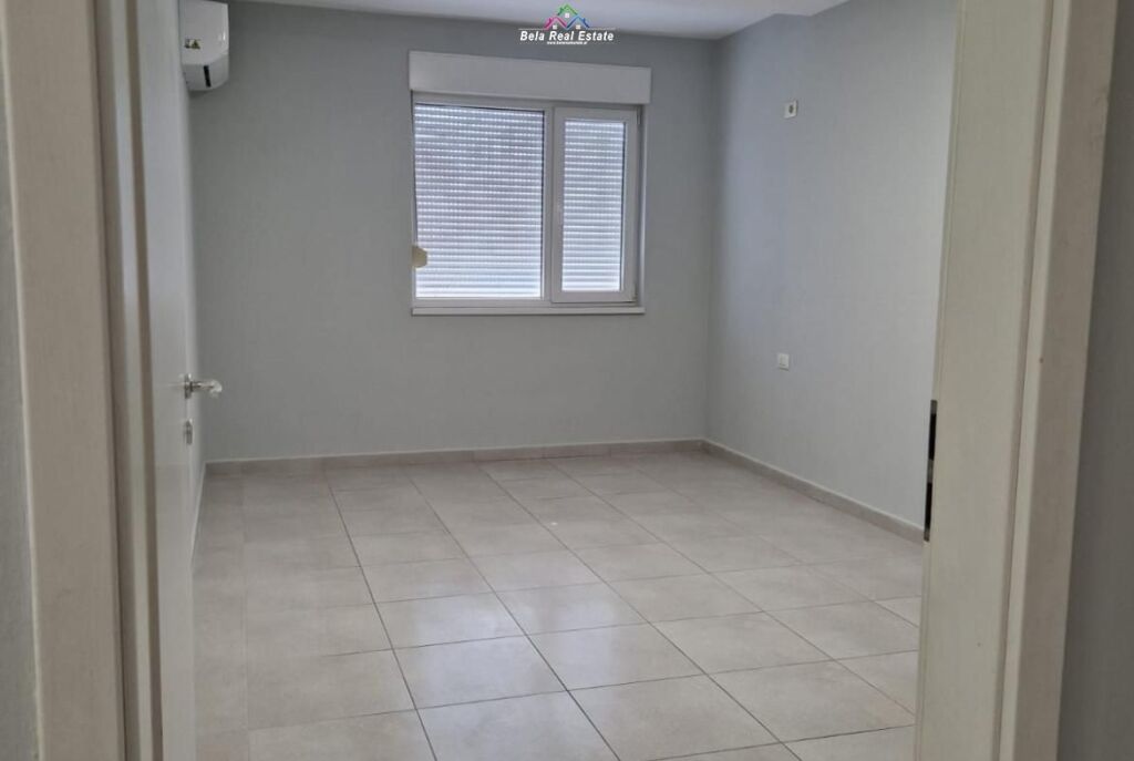 Office For Rent 1+1 Near 21 December (ID BZ2980) Tirana