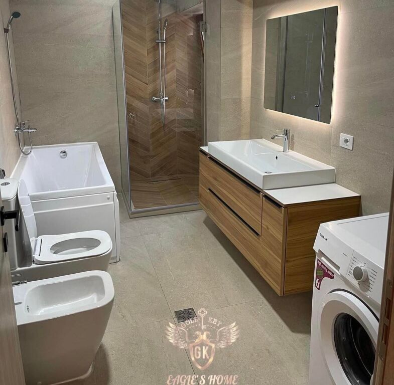 🏡 APPARTAMENTO IN AFFITTO • 3+1+2 + Posto Auto 📍 Flagship Center, Distretto 4 Centro di Durazzo