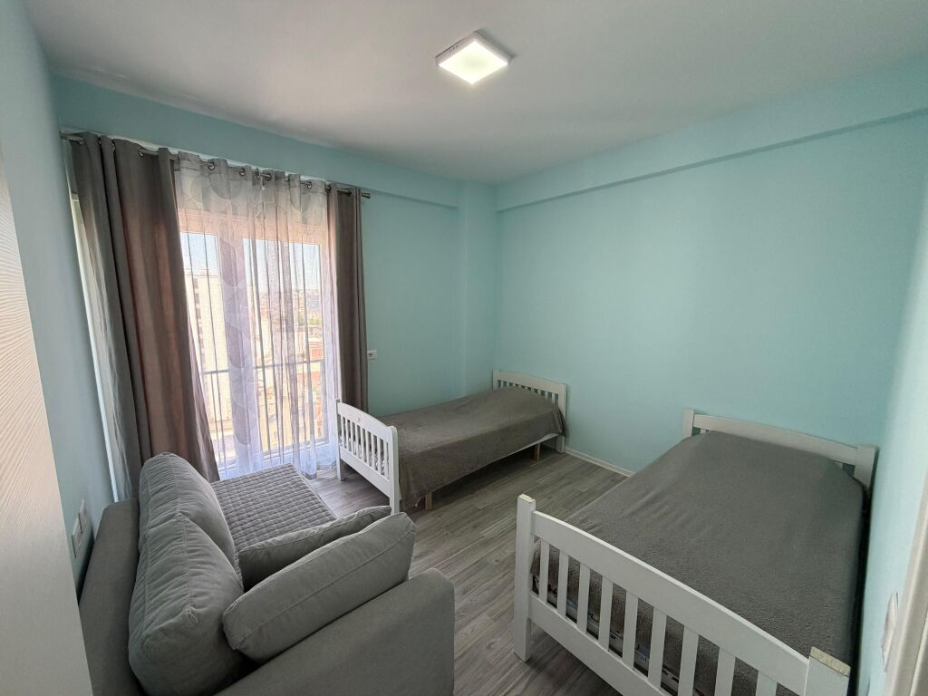 🏡 Appartamento 2+1 + 2 bagni in affitto📍 Via Dibra, vicino a Vila Goldi ✨  