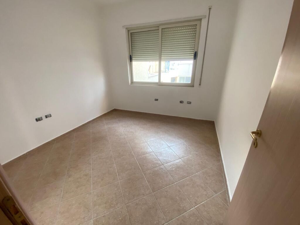 2+1, presso l'hotel Radison Liq i Thate, 225 mila euro