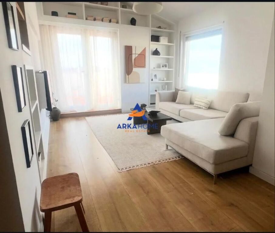 DUPLEX IN AFFITTO 2+1+BALCONE+VERANDA "VICINO ALLA STRADA BILL CLINTON, COLLINA DEL SOLE" 120.000 LEKE