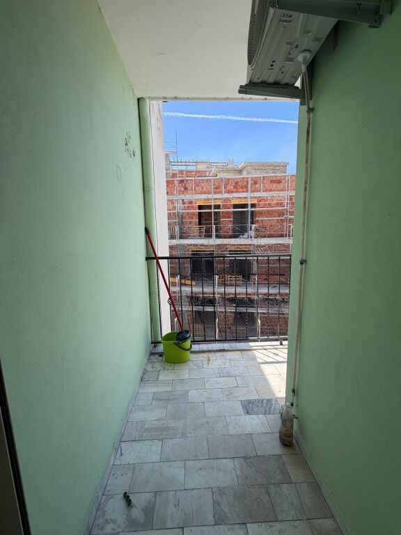 In vendita, appartamento 2+1, presso Hotel Shpiragu – Golem.