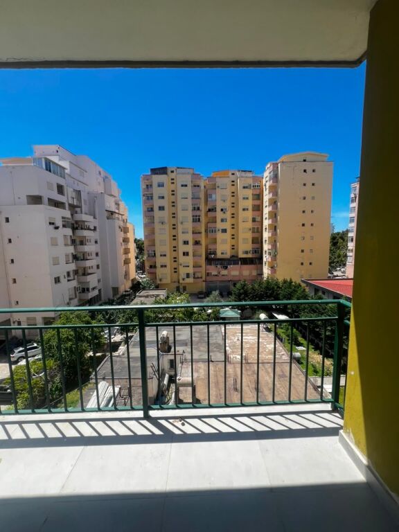 VENDESI APPARTAMENTO 2+1 NELLA ZONA DELLA SPIAGGIA ILIRIA, DURAZZO