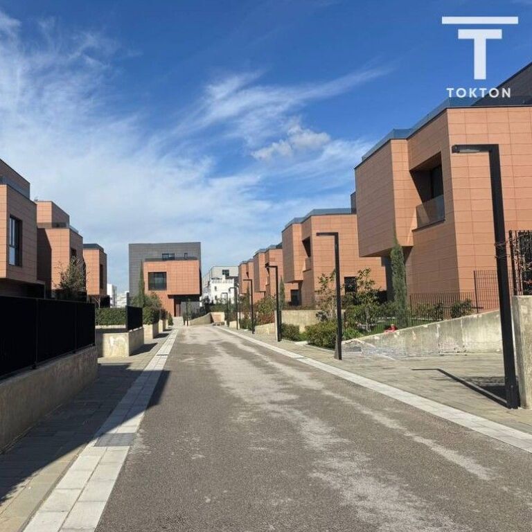 FOR SALE, ATTACHED VILLA, TEG, TIRANA