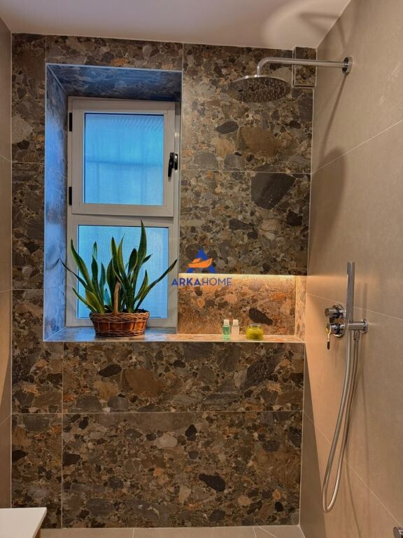JEPET ME QERA APARTAMENT 1+1 "RRUGA IRFAN TOMINI, TIRANË E RE" 600 EURO