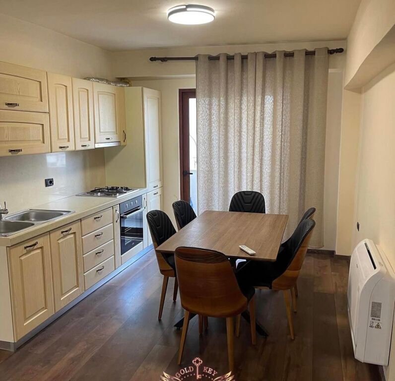 🏡 APPARTAMENTO IN AFFITTO • 3+1+2 + Posto Auto 📍 Flagship Center, Distretto 4 Centro di Durazzo