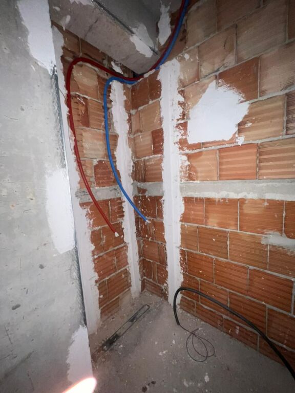 🏡 ESCLUSIVO – VENDESI APPARTAMENTO 2+1+2 CON BALCONE📍Complesso Bengas