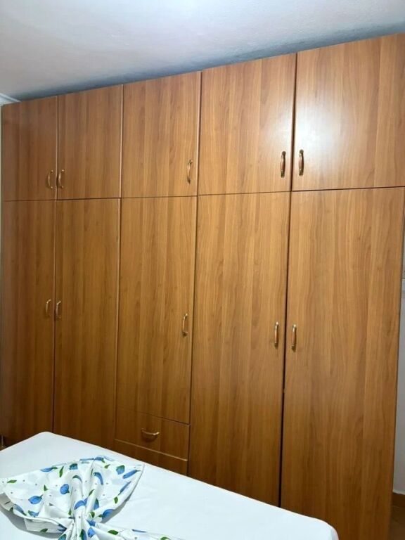 Shitet aparatament-rruga e dibrës