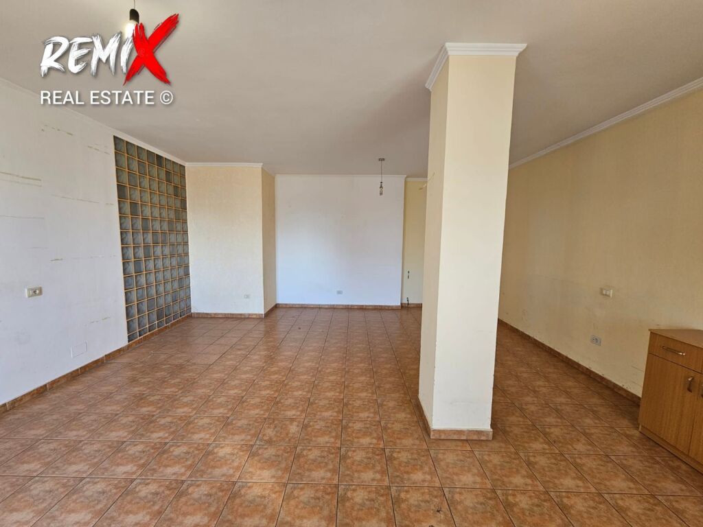 VENDESI APPARTAMENTO 2+1+2 VICINO AL FLAGSHIP CENTER, DURRËS