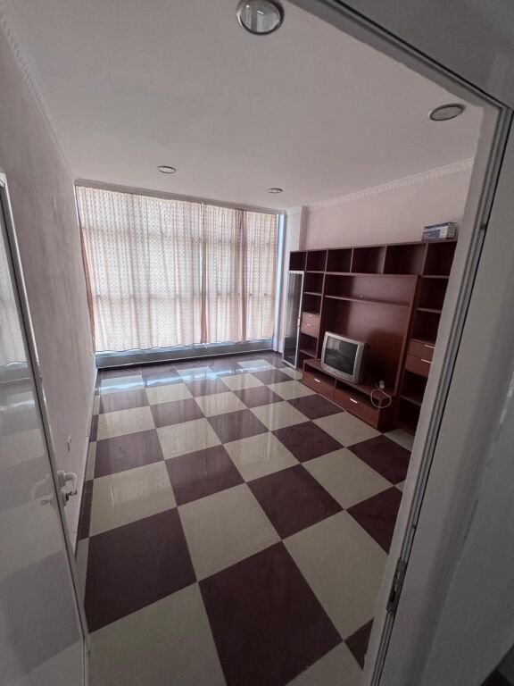 OFFICE FOR RENT 1300M2 VAQARR