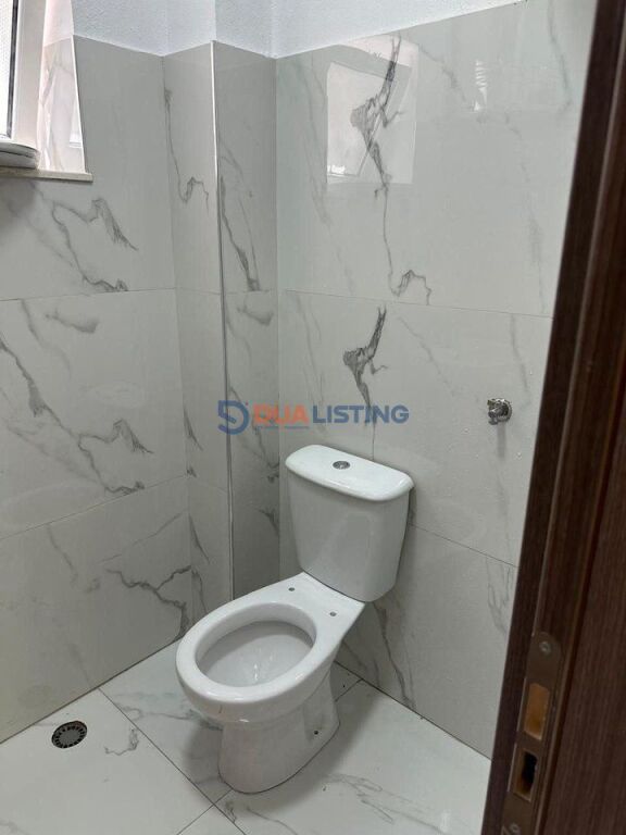 We offer business premises for rent on floor 0 near the American Embassy.