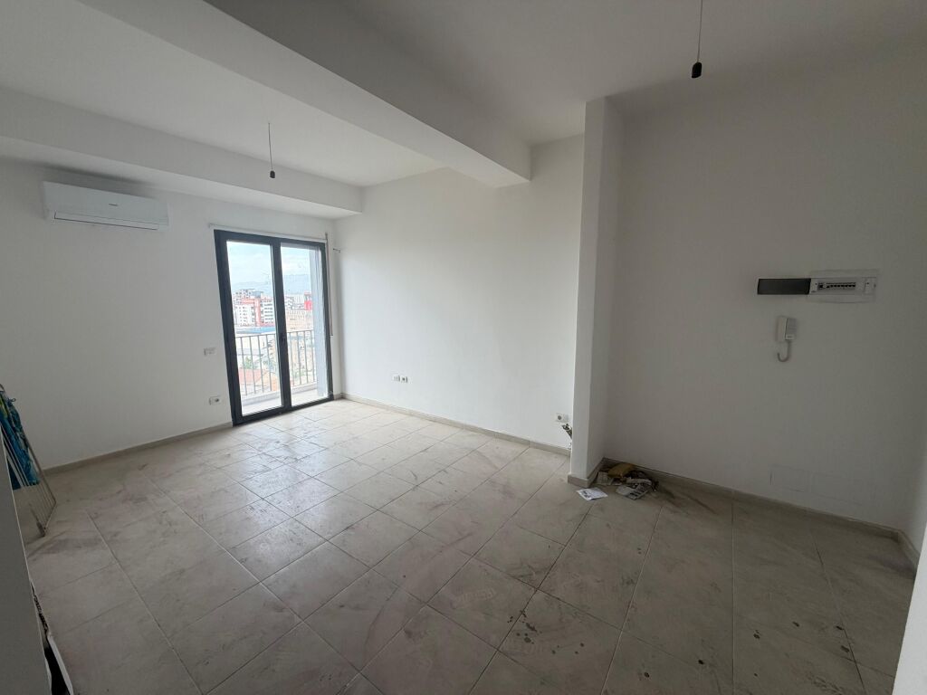 🏢 Jepet me qera apartament 1+1 📍 Përballë Spitalit Amerikan 3 ✨  