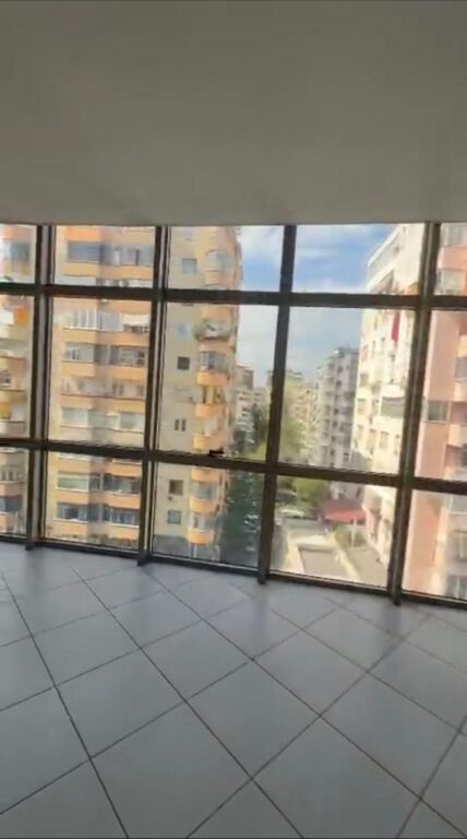Vendita | Apartament 2 + 1 | Rruga e Kavajës | 320000 €