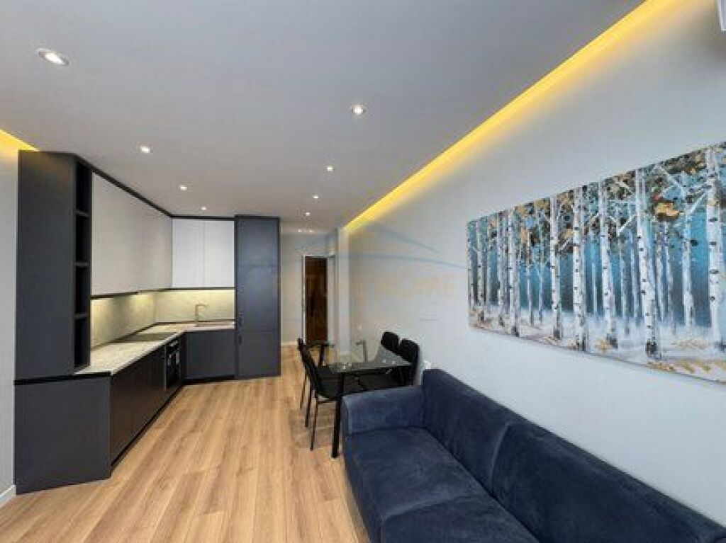 Shitet, Apartament 1+1, Myslym Shyri, Tiranë.