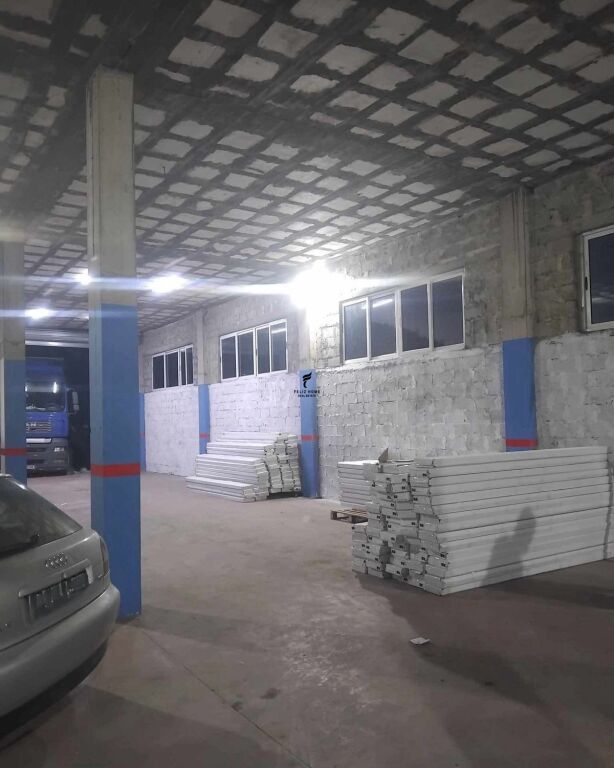 WAREHOUSES FOR RENT 350 M2 VORE 120,000 LEKE FH-76826