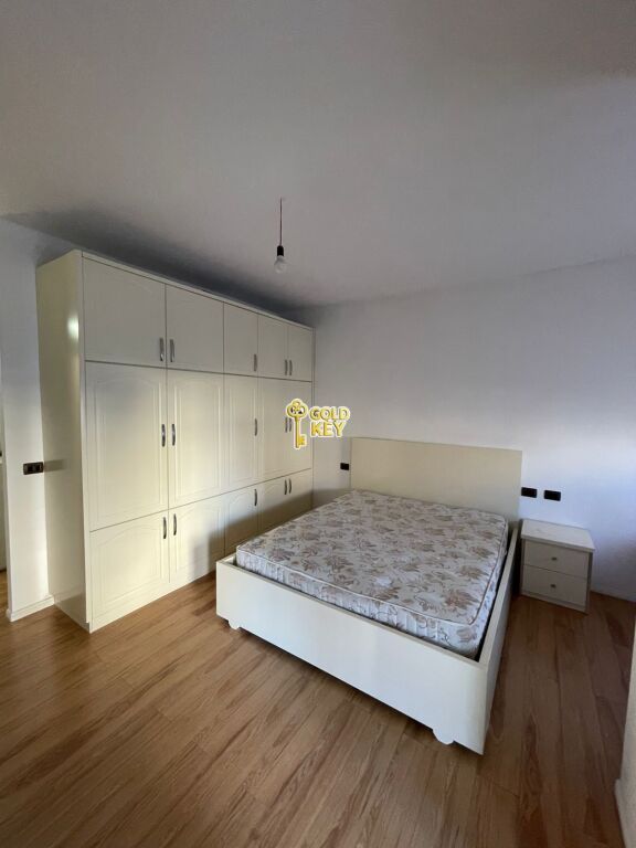 🏡 APPARTAMENTO IN AFFITTO 2+1+2 CON BALCONE – VICINO ALLA SCUOLA DY GJELAT, DURRES
