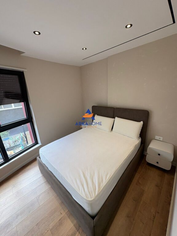 JEPET ME QERA APARTAMENT 1+1+BALLKON "KOMUNA E PARISIT " 160.000 LEKE