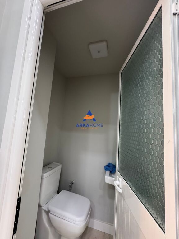 LOCALE COMMERCIALE IN VENDITA 24M2 "VICINO ALLA STRADA BARIKADAVE" 165.000 EURO