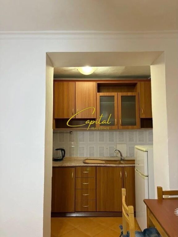 SHITET APARTAMENT 1+1 RRUGA E DIBRES 8.800.000 LEKE, Albania