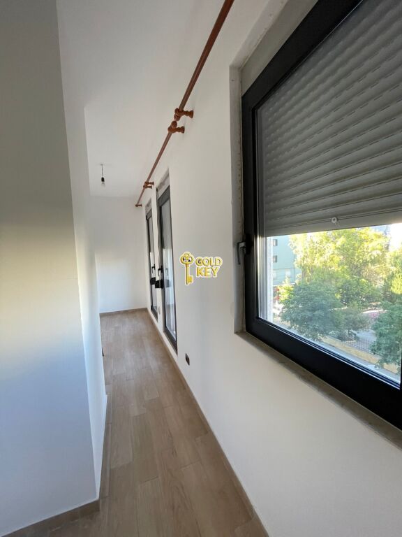 🏡 APPARTAMENTO IN AFFITTO 2+1+2 CON BALCONE – VICINO ALLA SCUOLA DY GJELAT, DURRES