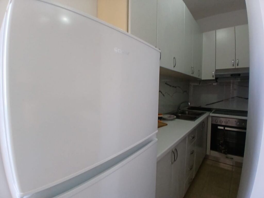 1+1, commune of Paris, 450 thousand lek