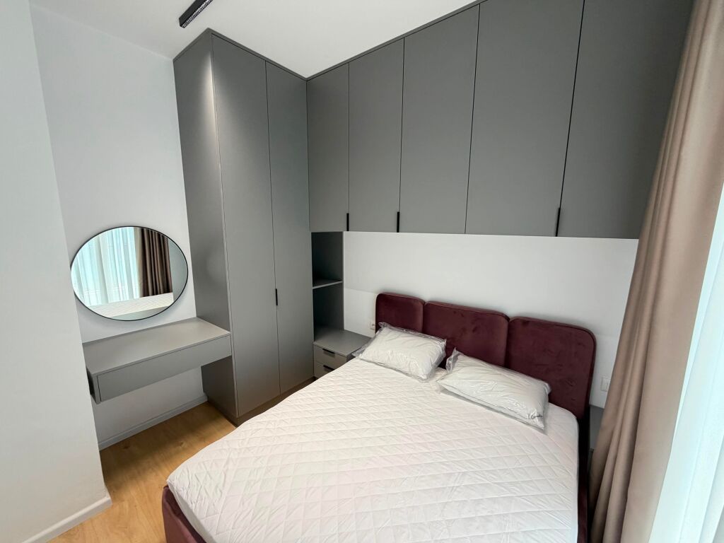 For rent 1+1  Address: Ali Demi Kadiu Complex  Furnished and never lived in before  9th floor  Area 60 m2  Price 400 thousand lek non-negotiable