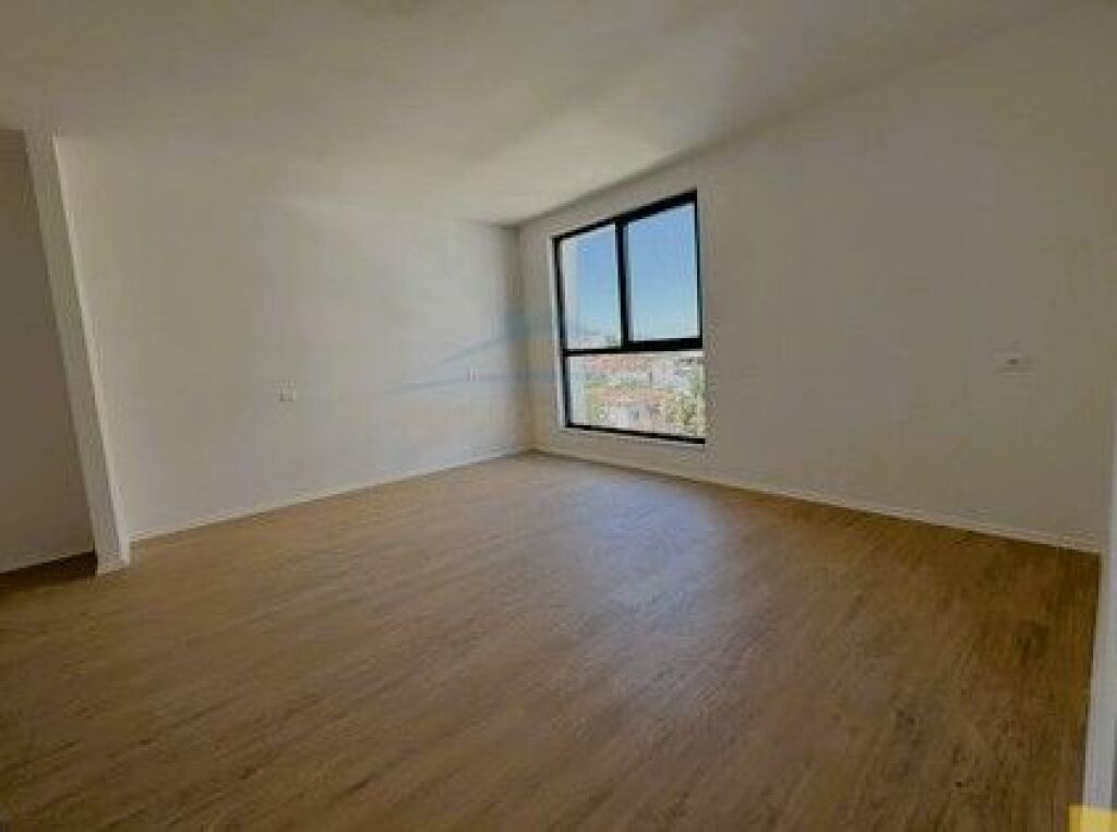Disponojme per Shitje Apartament 1+1 prane Spak, Rruga Jordan Misja