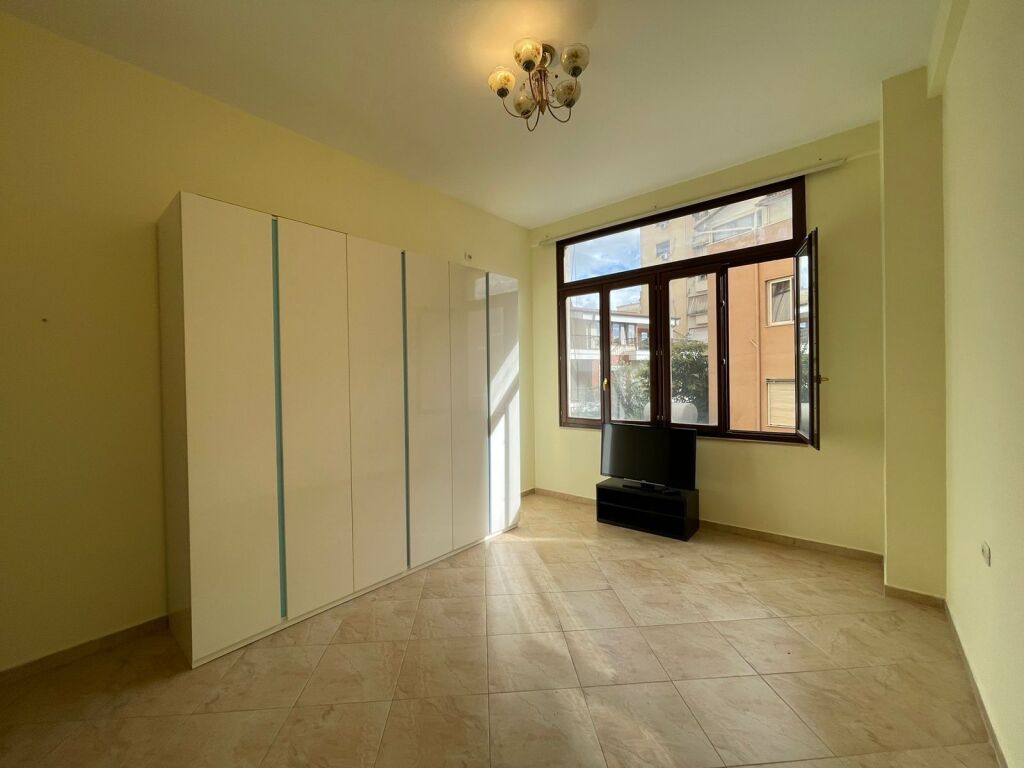 1+1, furnished at ola fast, commune of paris, 550 euro