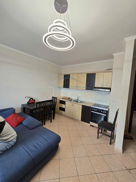 Shitet, Apartament 2+1, Unaza e Re