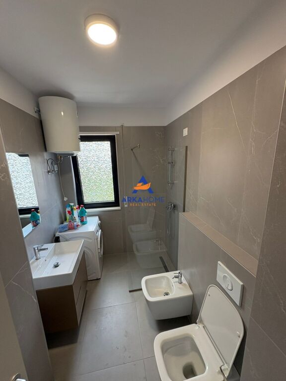 JEPET ME QERA APARTAMENT 1+1+BALLKON "KOMUNA E PARISIT " 160.000 LEKE