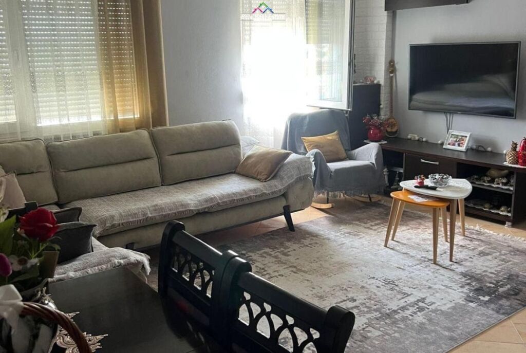 Appartamento In Affitto 2+1 Alla Bivio di Kamza (ID B2201930) Tirana