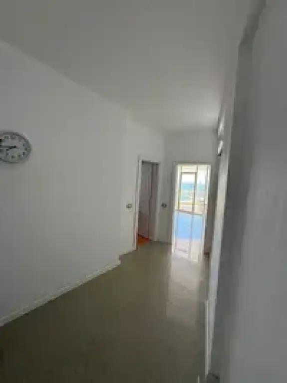 Locale in affitto per uffici nel centro di Durazzo