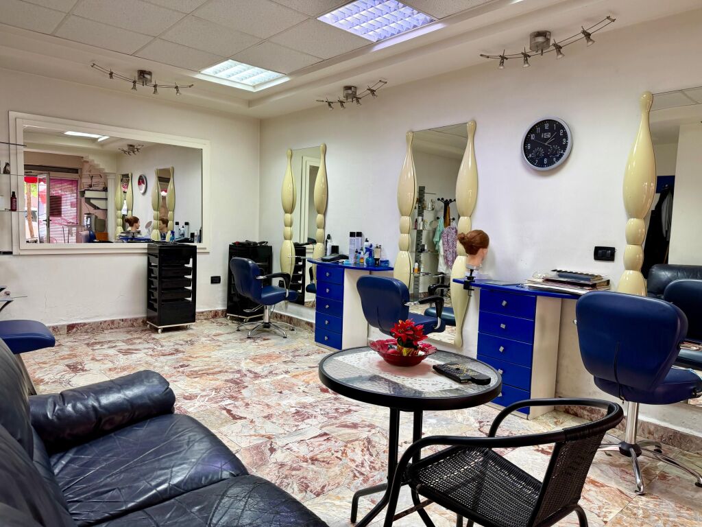 AMBIENTE COMMERCIALE IN VENDITA NEL MUNICIPIO DI PARIGI