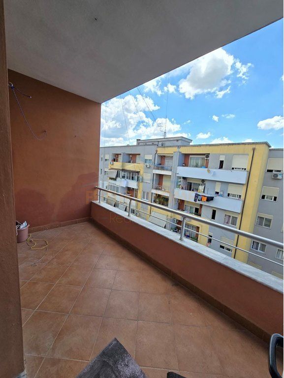 Shitet, Apartament 2+1, Unaza e Re